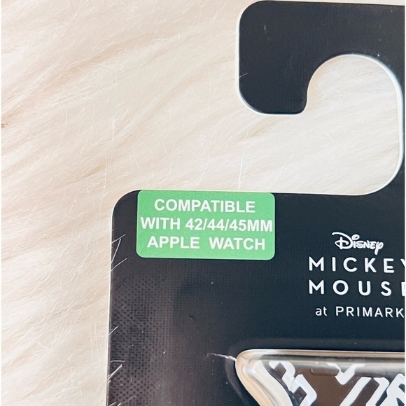 𝅺DISNEY Mickey Mouse Apple Watch Strap - Picture 2 of 3